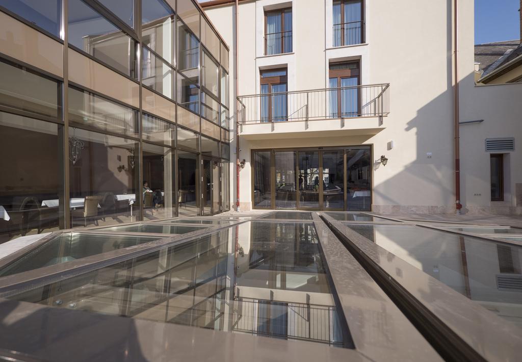 Merops Meszaros 4* Сексард